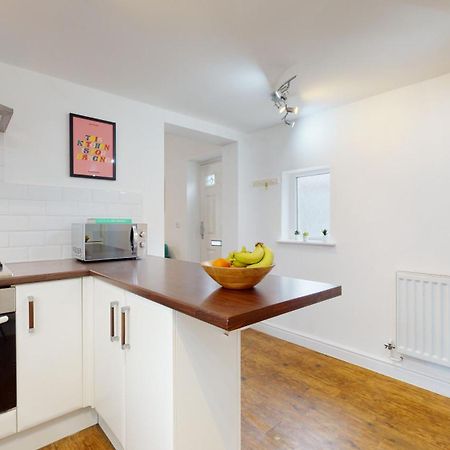Cosy Cardiff Apartment And Patio Екстериор снимка