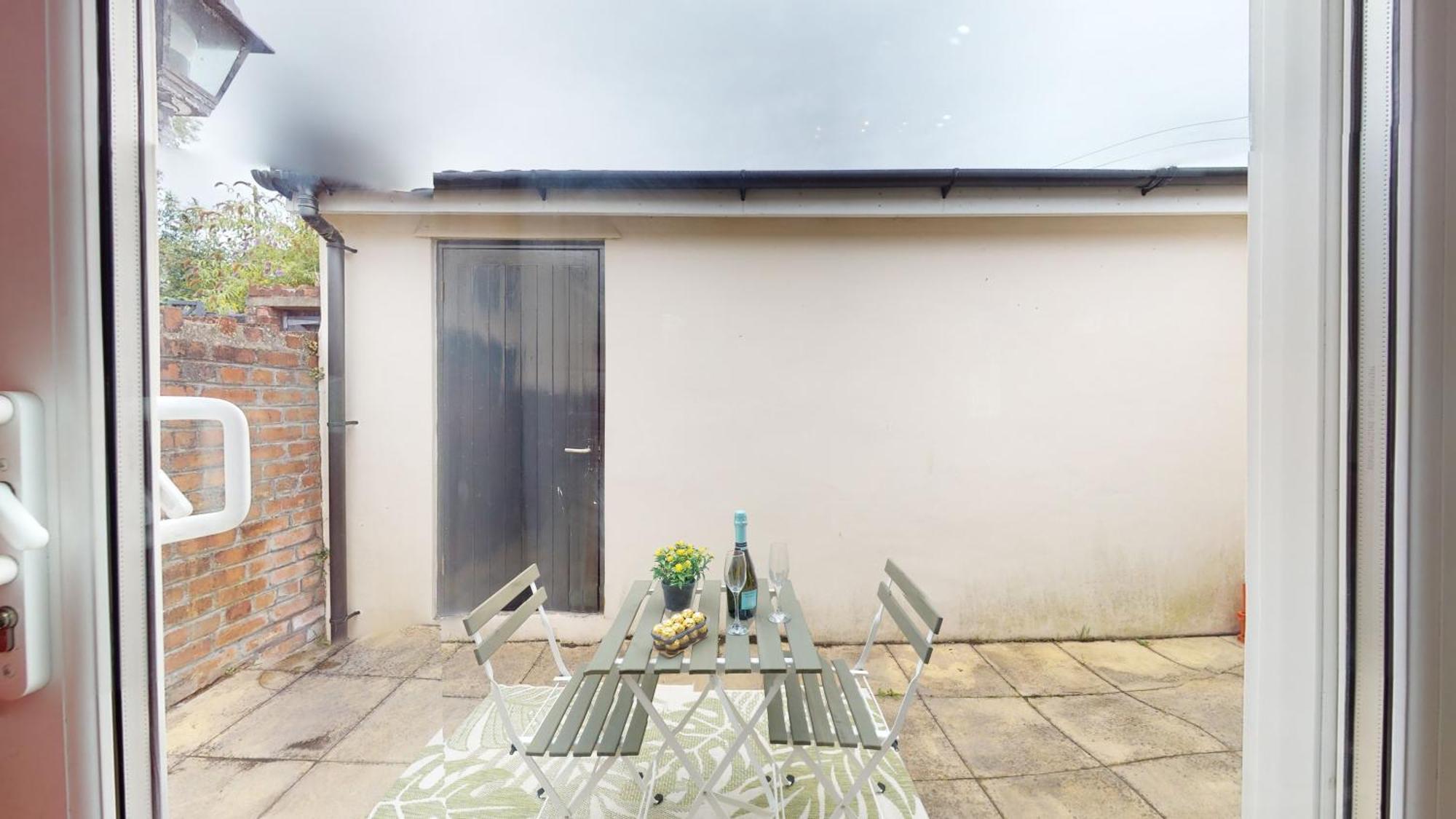 Cosy Cardiff Apartment And Patio Екстериор снимка