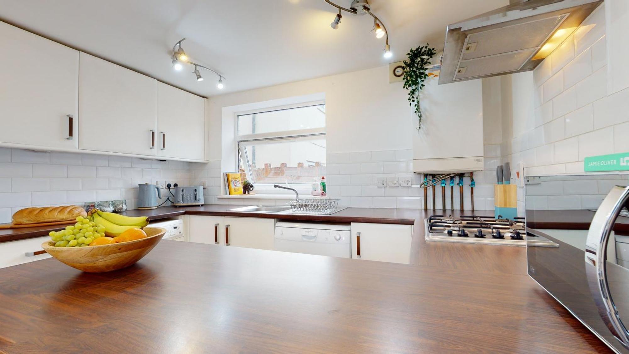 Cosy Cardiff Apartment And Patio Екстериор снимка