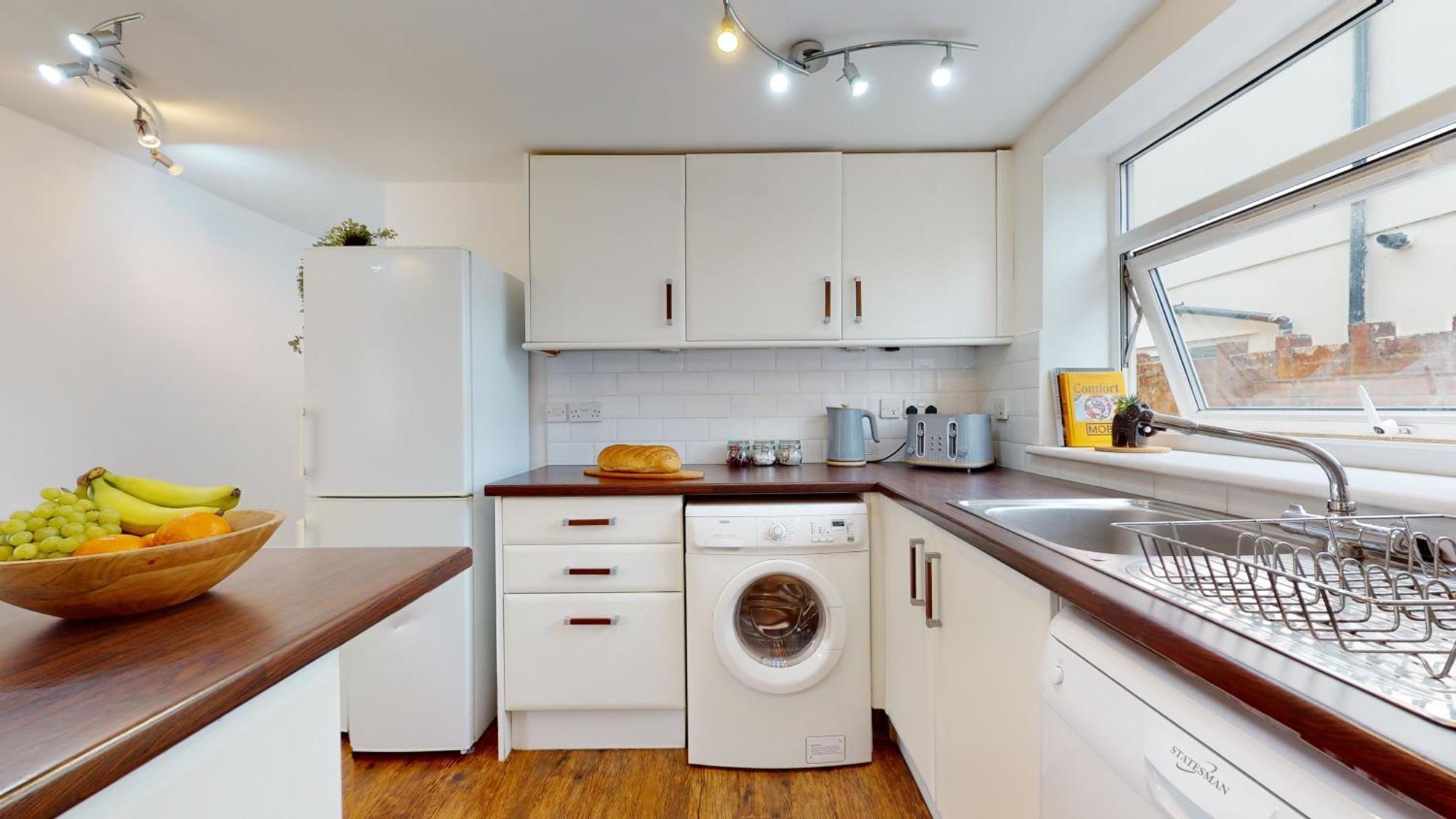 Cosy Cardiff Apartment And Patio Екстериор снимка