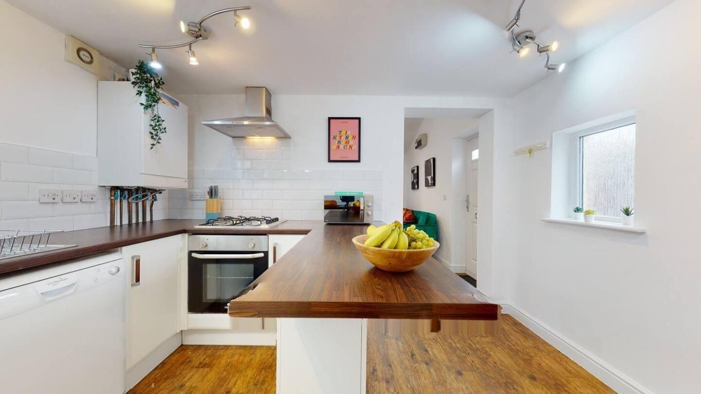 Cosy Cardiff Apartment And Patio Екстериор снимка