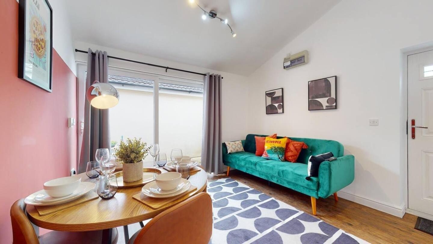 Cosy Cardiff Apartment And Patio Екстериор снимка