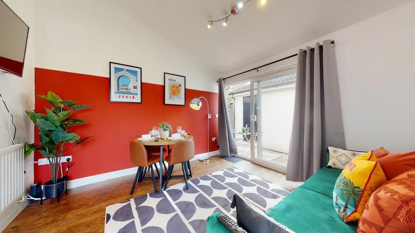 Cosy Cardiff Apartment And Patio Екстериор снимка