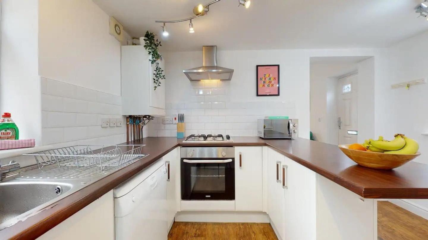 Cosy Cardiff Apartment And Patio Екстериор снимка